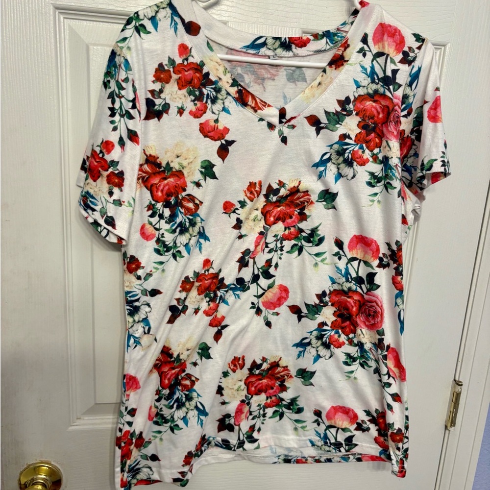 White floral V-neck top